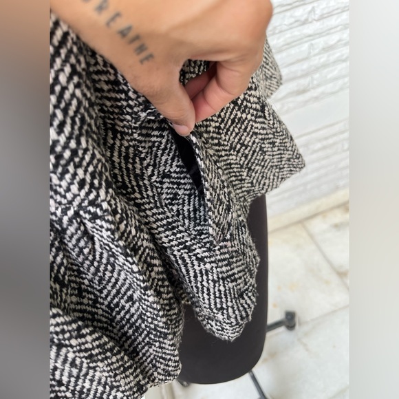 Black and White Woven Coat - Picture 6 of 10